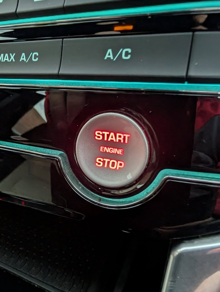 Used Jaguar XE 2016 for sale - 77083310: Photo 40