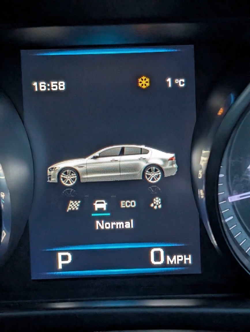 Used Jaguar XE 2016 for sale - 77083310: Photo 49