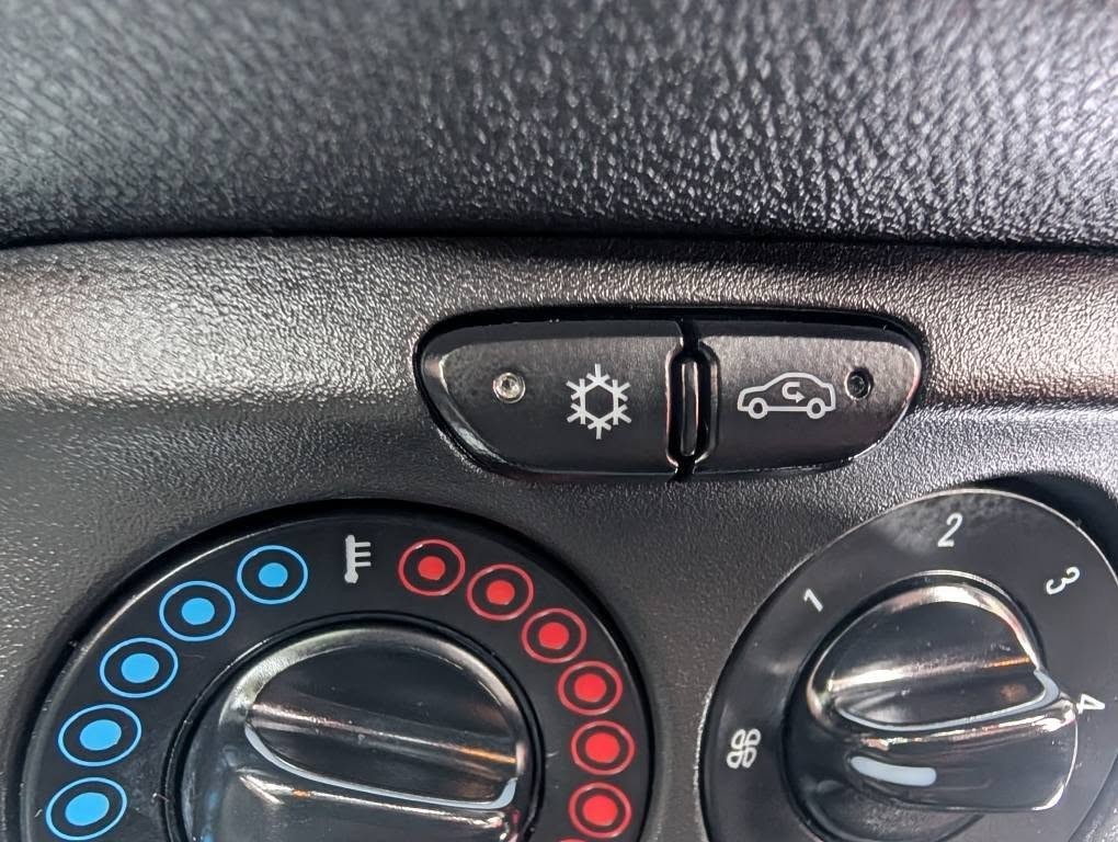 Used Vauxhall Corsa 2016 for sale - 76334838: Photo 33