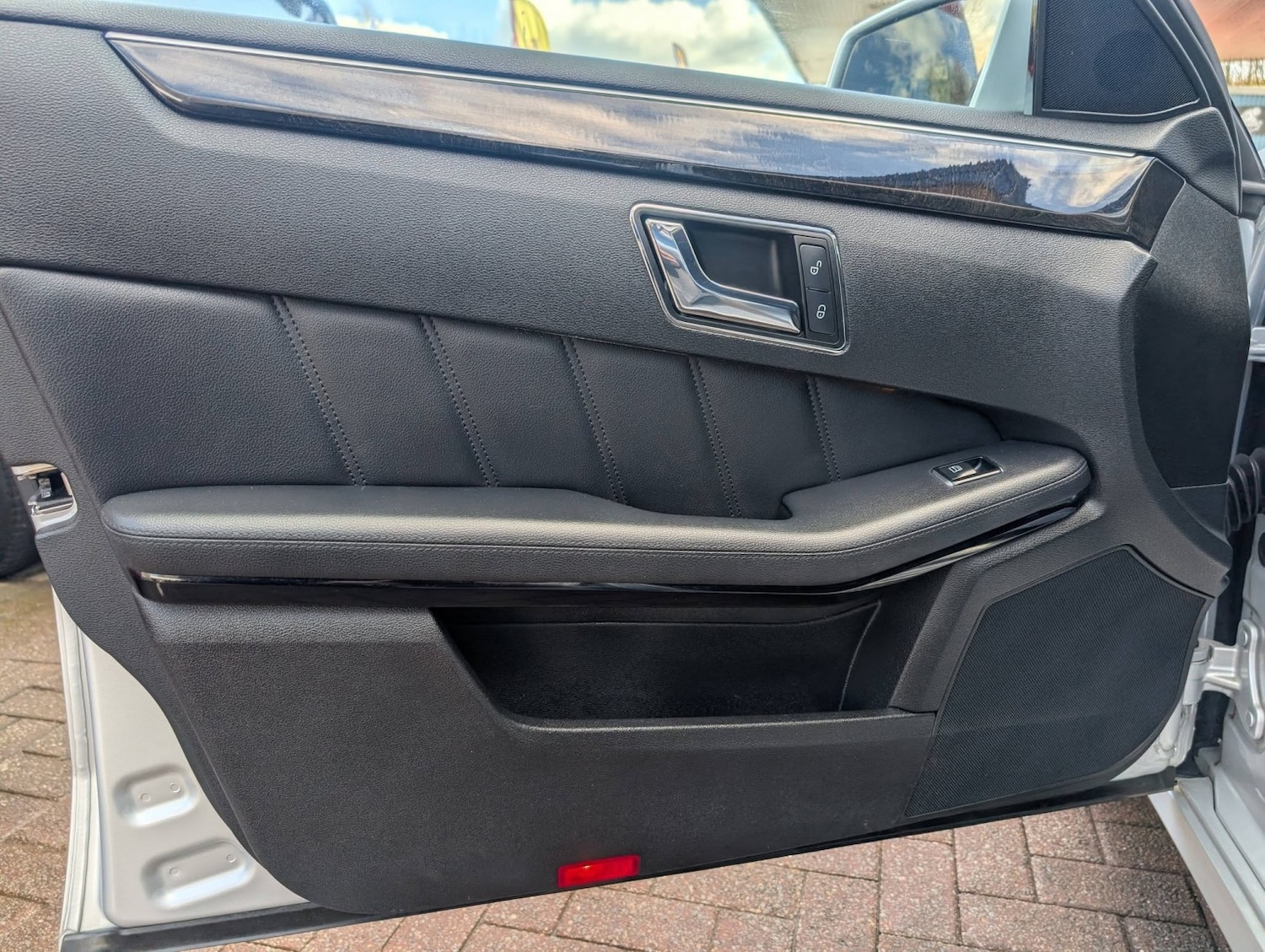 Used Mercedes-Benz E Class 2011 for sale - 77709033: Photo 24