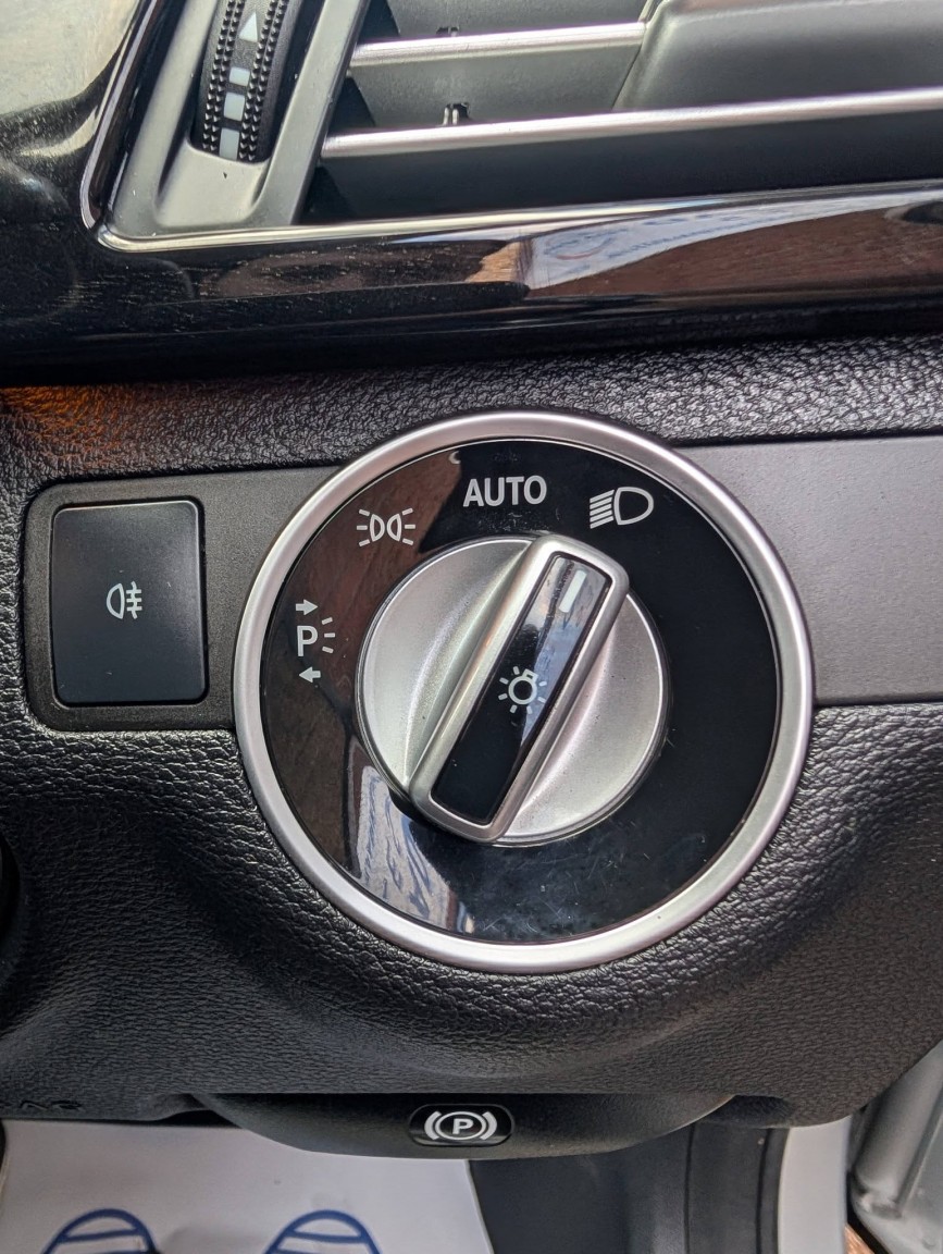 Used Mercedes-Benz E Class 2011 for sale - 77709033: Photo 27