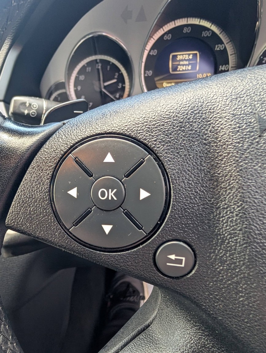 Used Mercedes-Benz E Class 2011 for sale - 77709033: Photo 31