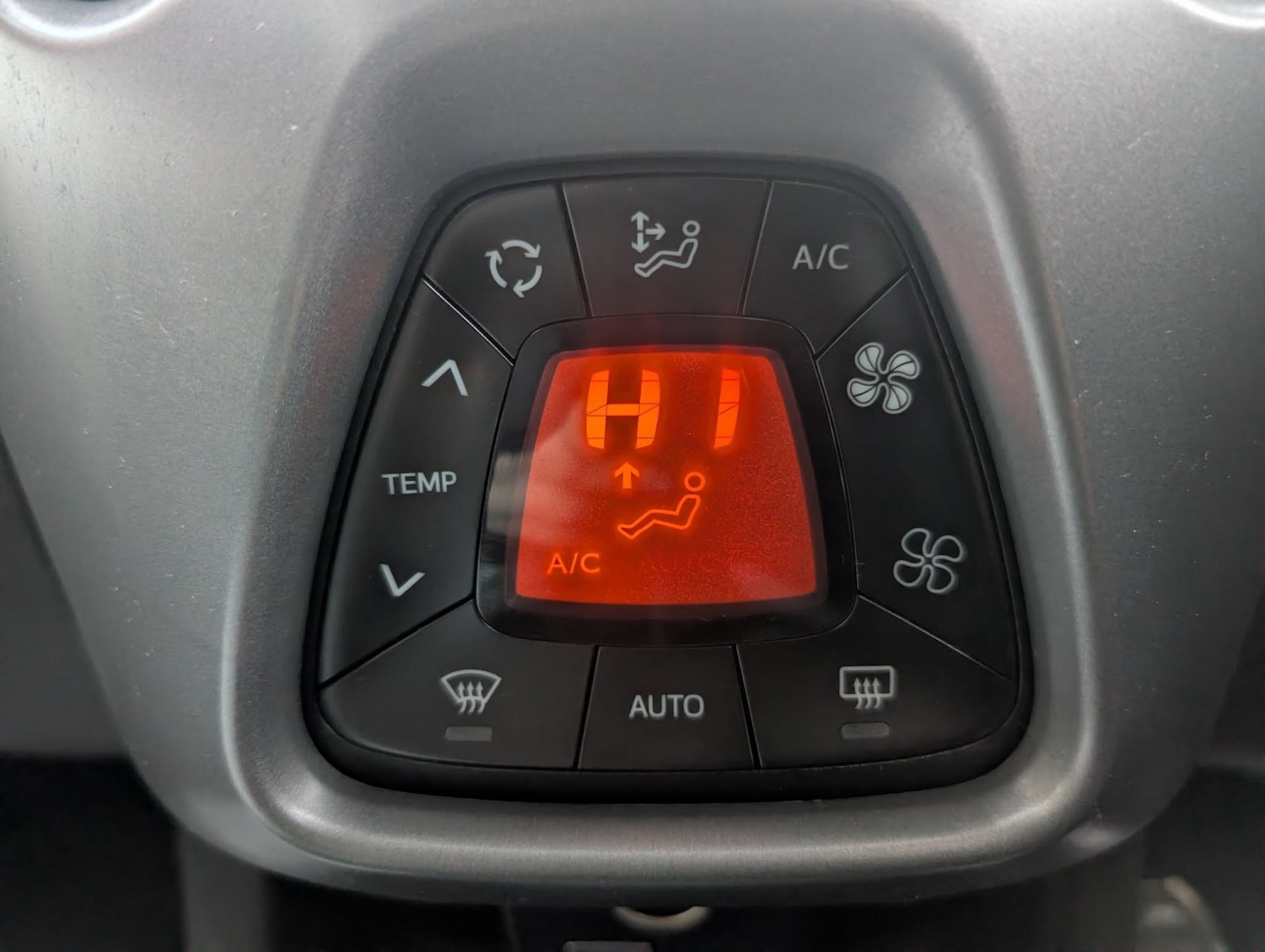 Used Toyota AYGO 2019 for sale - 76712552: Photo 29