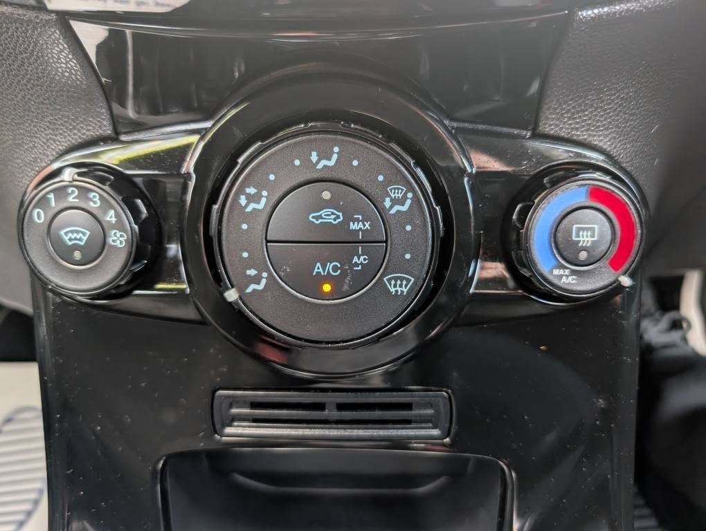 Used Ford Fiesta 2016 for sale - 74785832: Photo 21