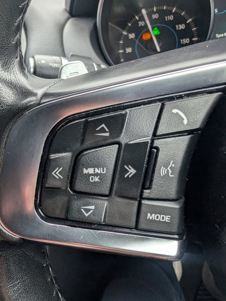 Used Jaguar XE 2019 for sale - 77423332: Photo 30