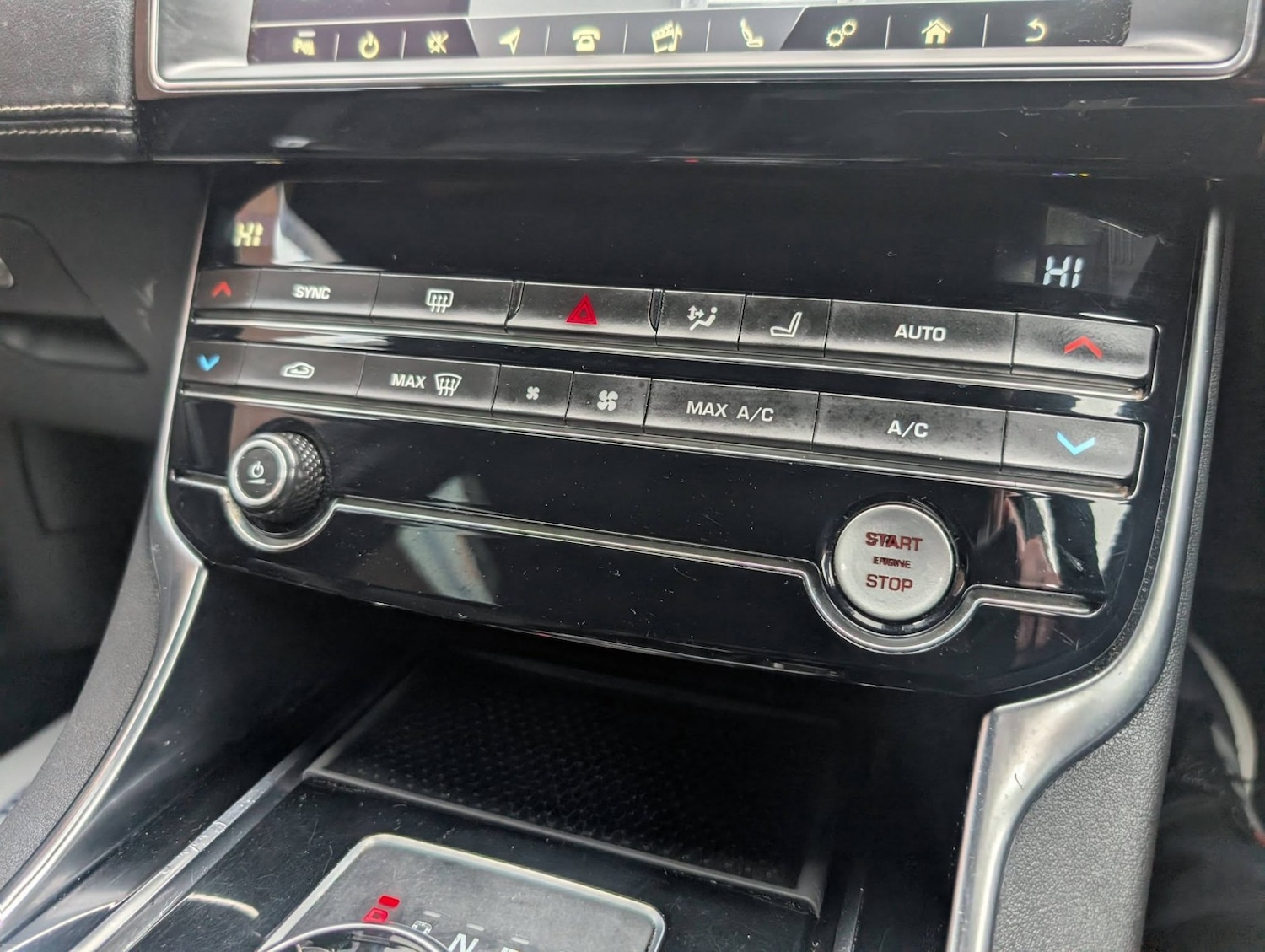 Used Jaguar XE 2019 for sale - 77423332: Photo 40