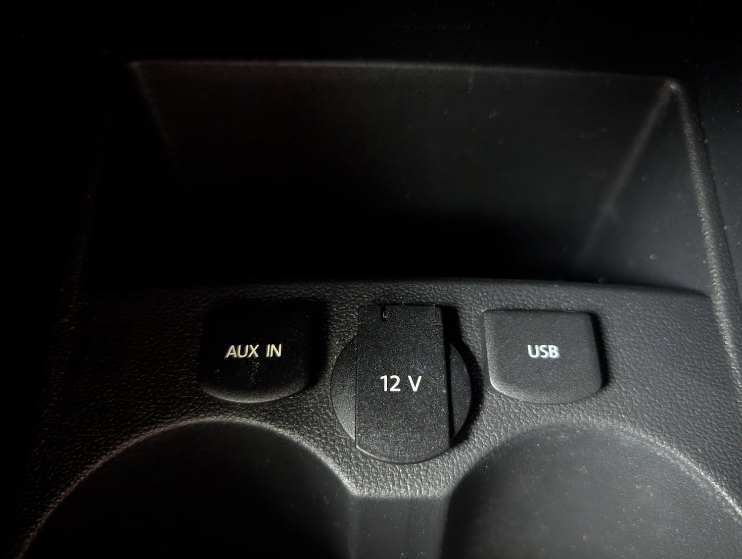 Used Volkswagen Polo 2016 for sale - 76497440: Photo 28