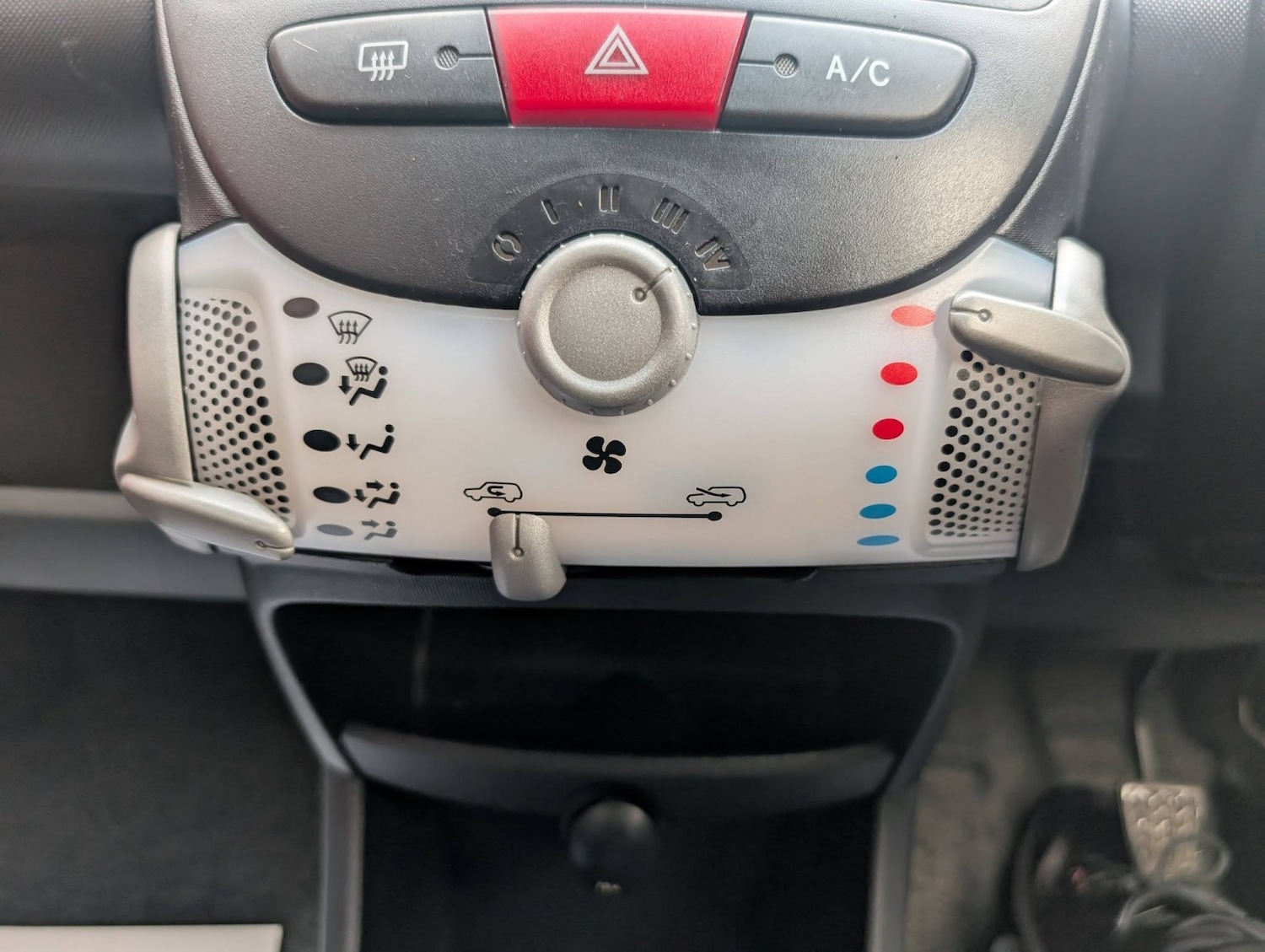 Used Peugeot 107 2013 for sale - 77173107: Photo 23