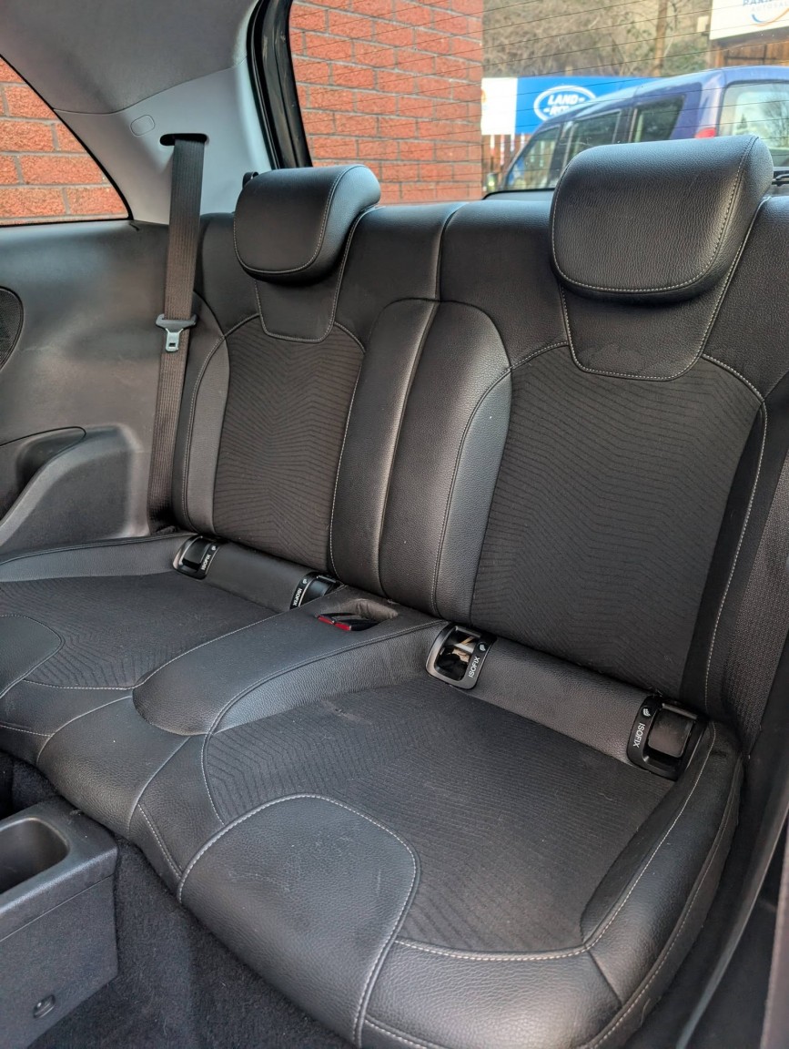 Used Vauxhall ADAM 2015 for sale - 77027900: Photo 20