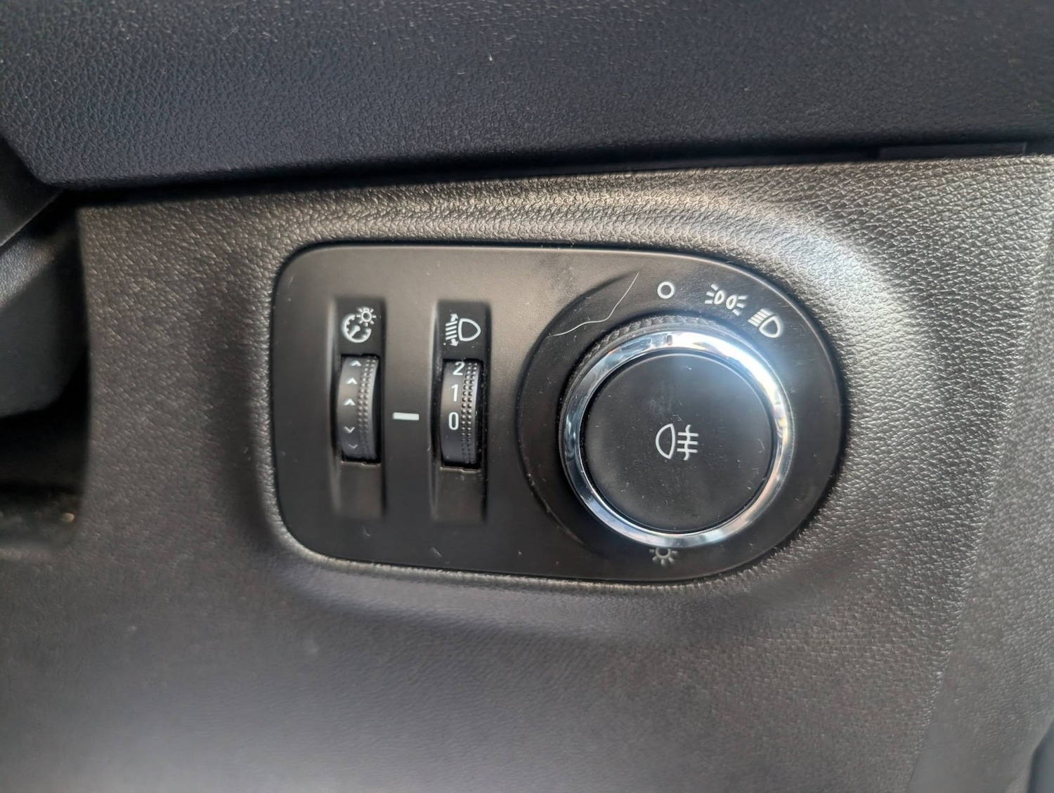 Used Vauxhall ADAM 2015 for sale - 77027900: Photo 25