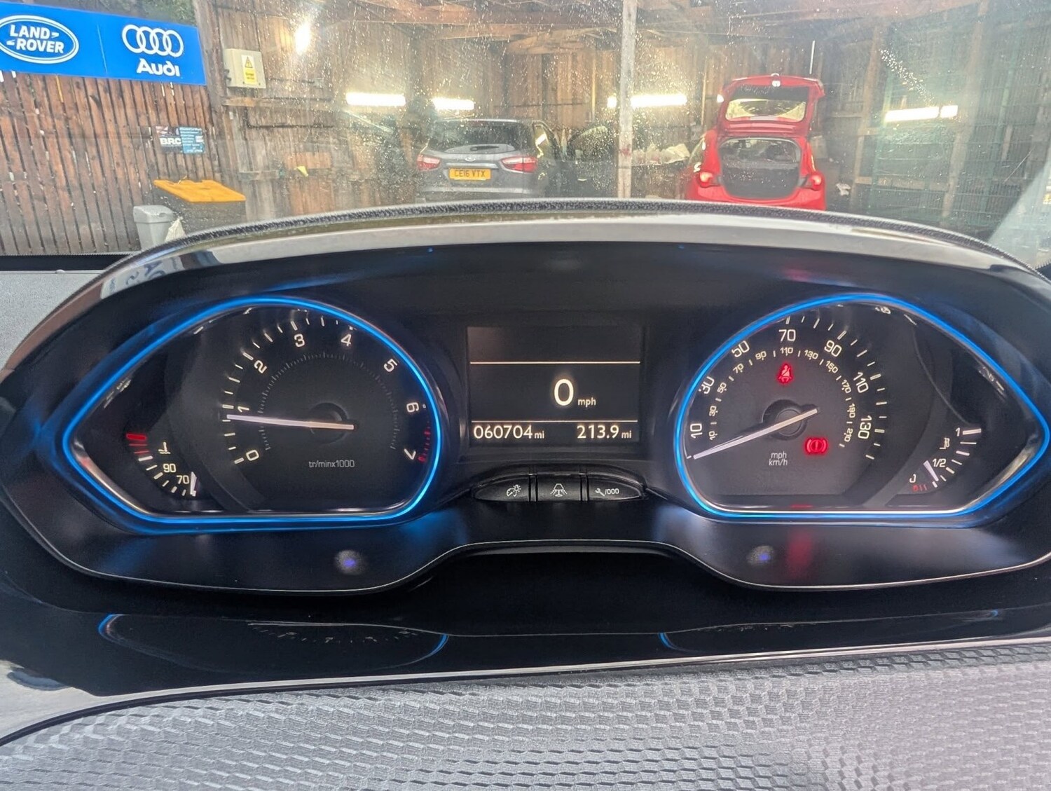 Used Peugeot 2008 2015 for sale - 77813116: Photo 41