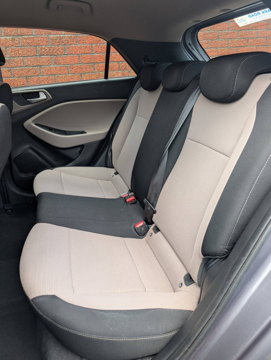 Used Hyundai i20 2015 for sale - 77881094: Photo 14