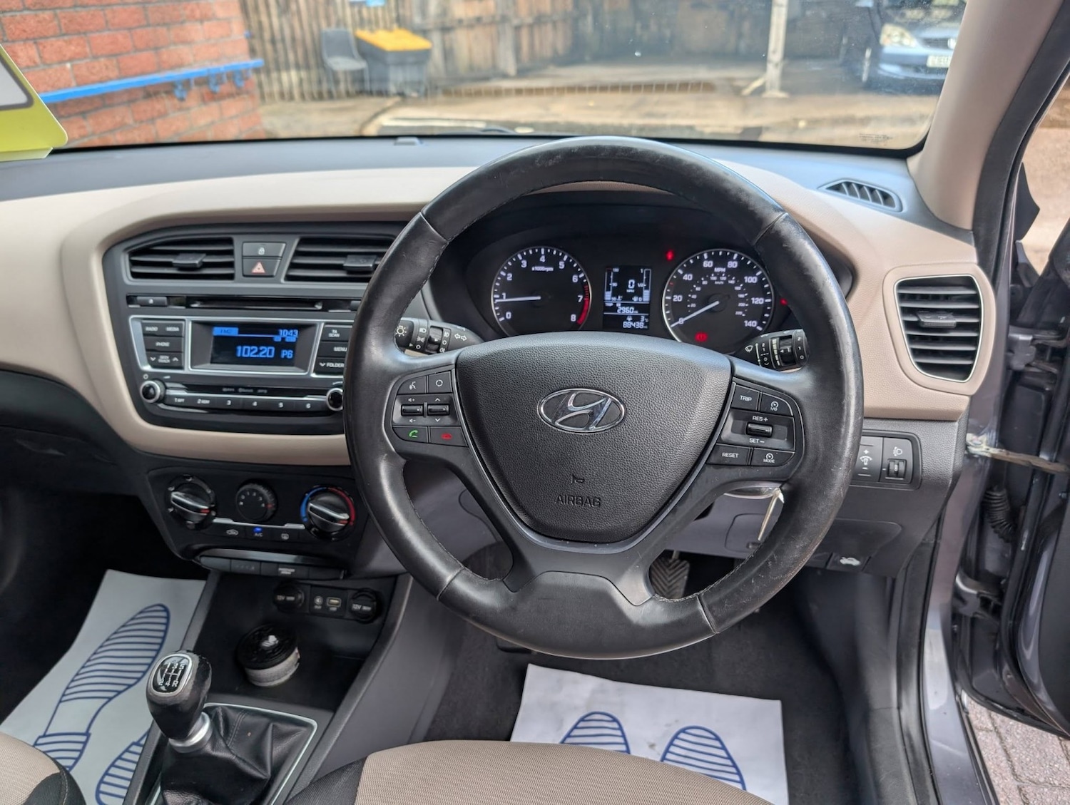 Used Hyundai i20 2015 for sale - 77881094: Photo 21
