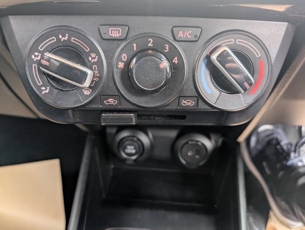 Used Suzuki Swift 2017 for sale - 76769652: Photo 29