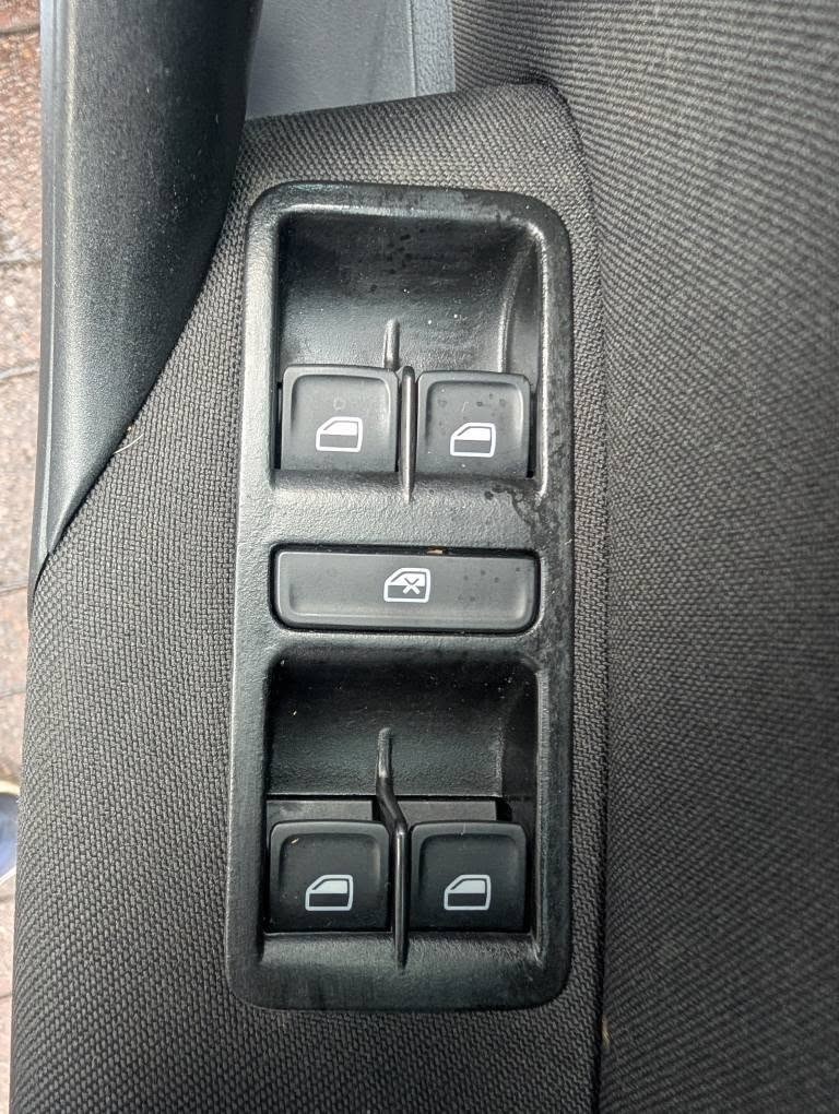 Used Volkswagen Polo 2015 for sale - 77465019: Photo 32