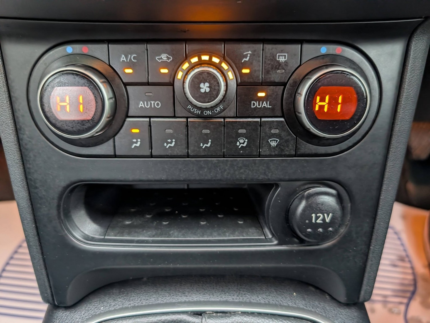 Used Nissan Qashqai 2012 for sale - 77189326: Photo 29