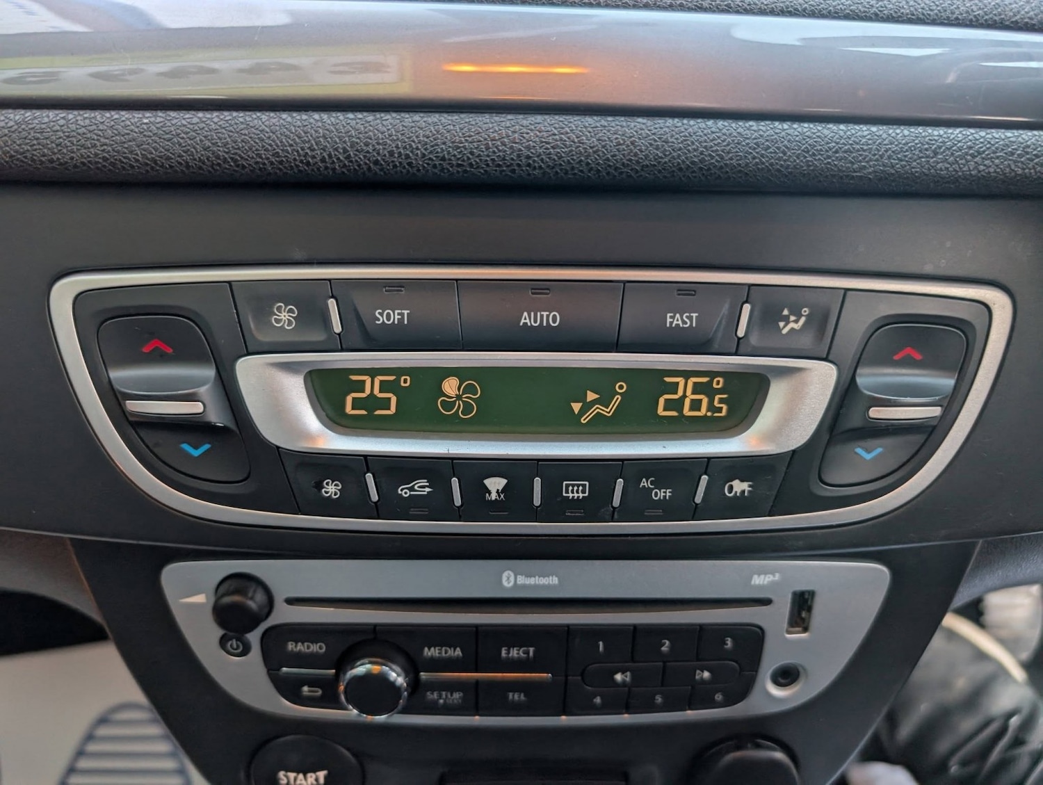 Used Renault Megane 2015 for sale - 76974410: Photo 29