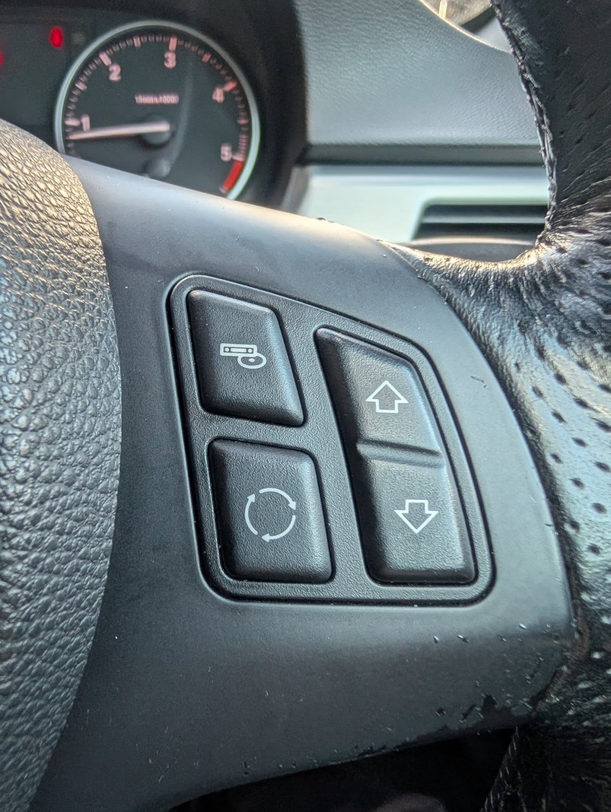 Used BMW 3 Series 2010 for sale - 76643458: Photo 24