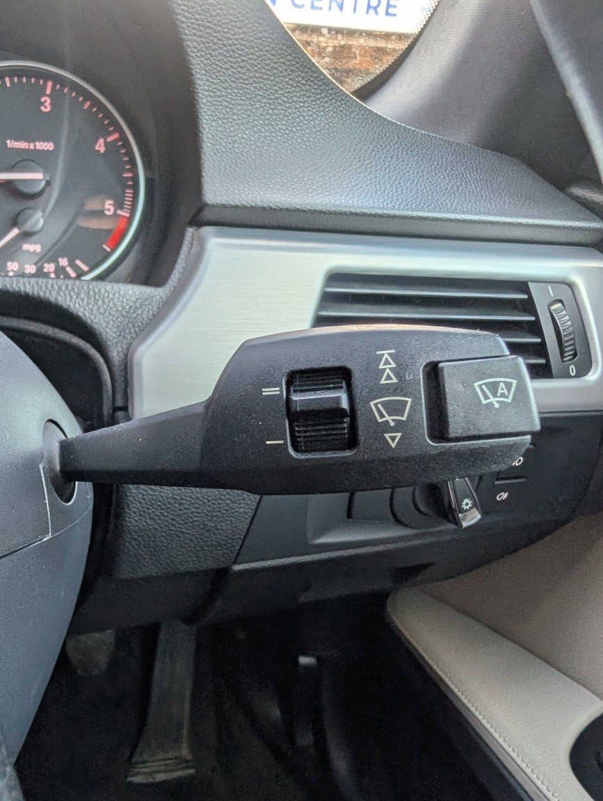 Used BMW 3 Series 2010 for sale - 76643458: Photo 27