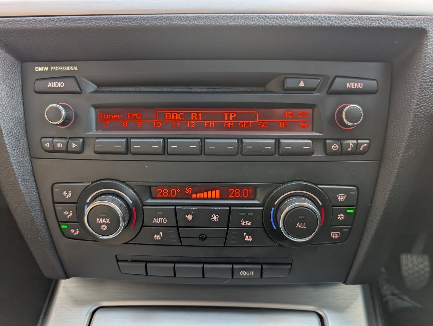 Used BMW 3 Series 2010 for sale - 76643458: Photo 30