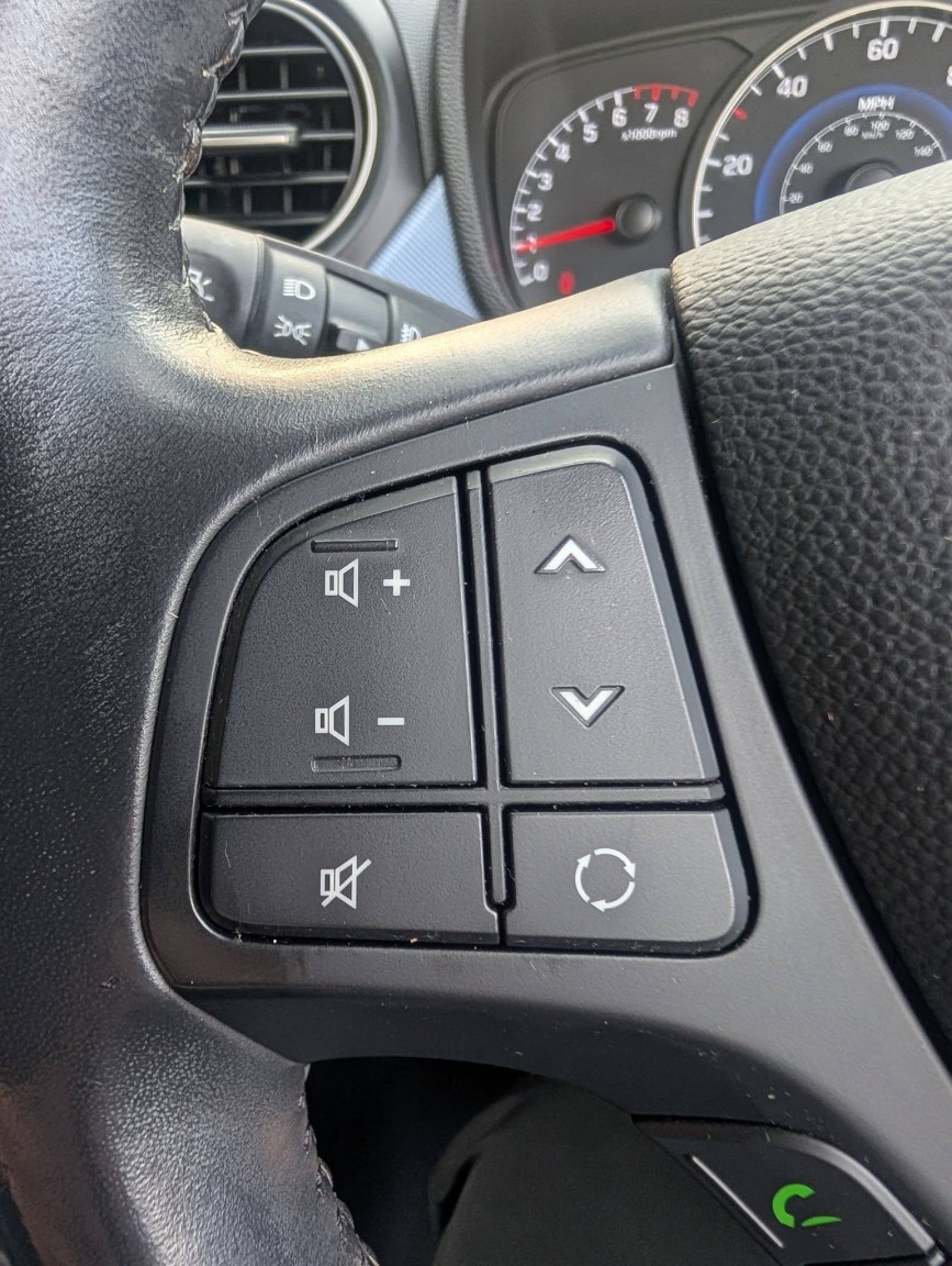 Used Hyundai i10 2014 for sale - 76957898: Photo 19