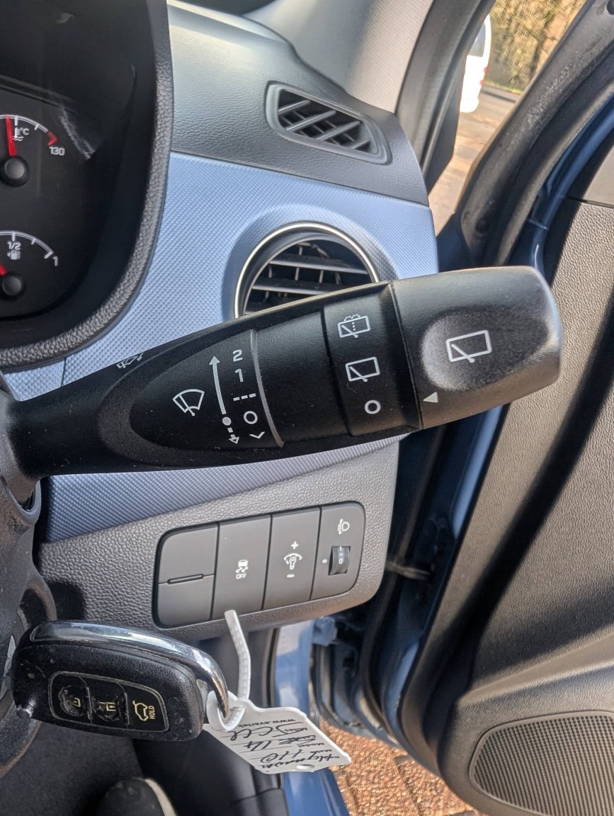 Used Hyundai i10 2014 for sale - 76957898: Photo 24