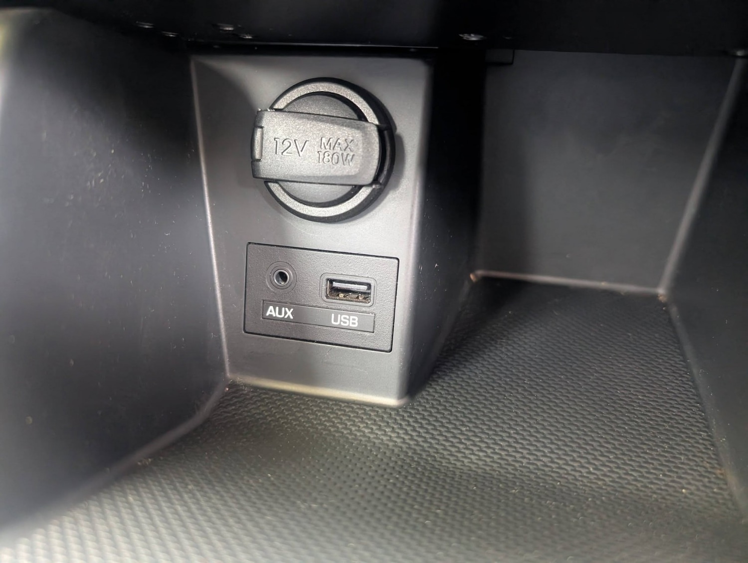 Used Hyundai i10 2014 for sale - 76957898: Photo 28