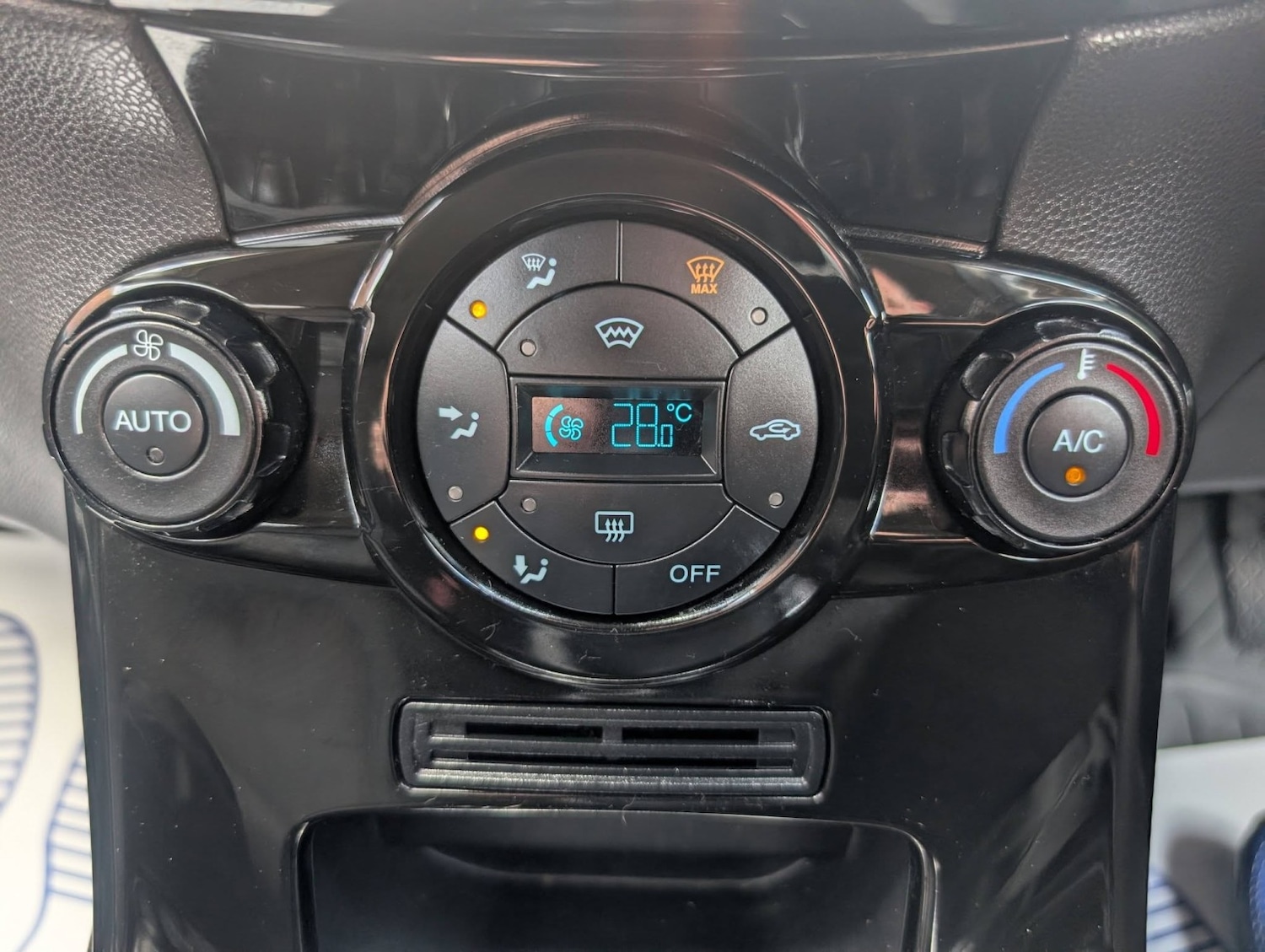 Used Ford Fiesta 2014 for sale - 78077835: Photo 25