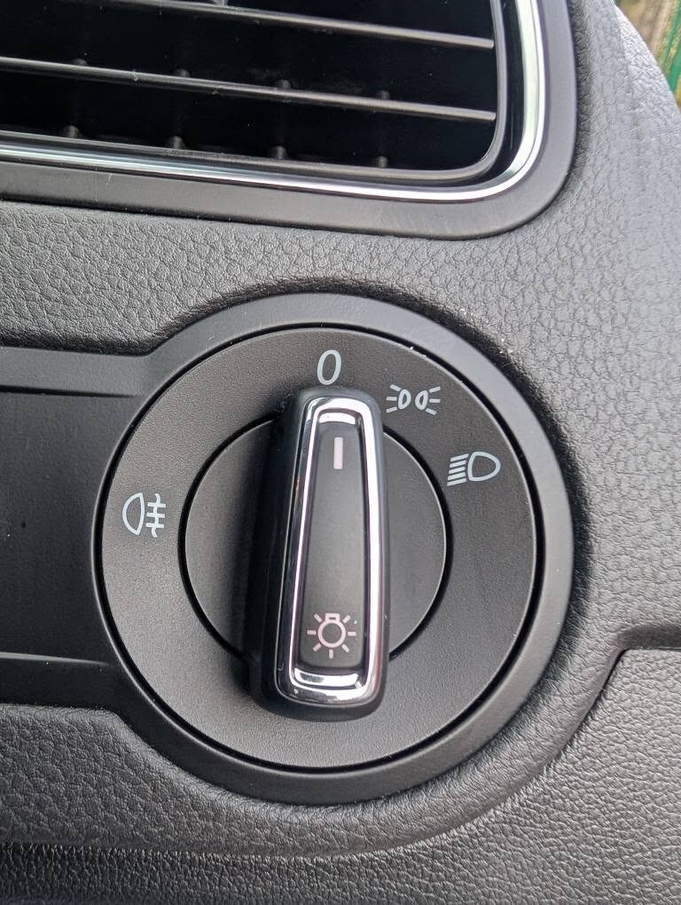 Used Volkswagen Polo 2015 for sale - 77759027: Photo 29