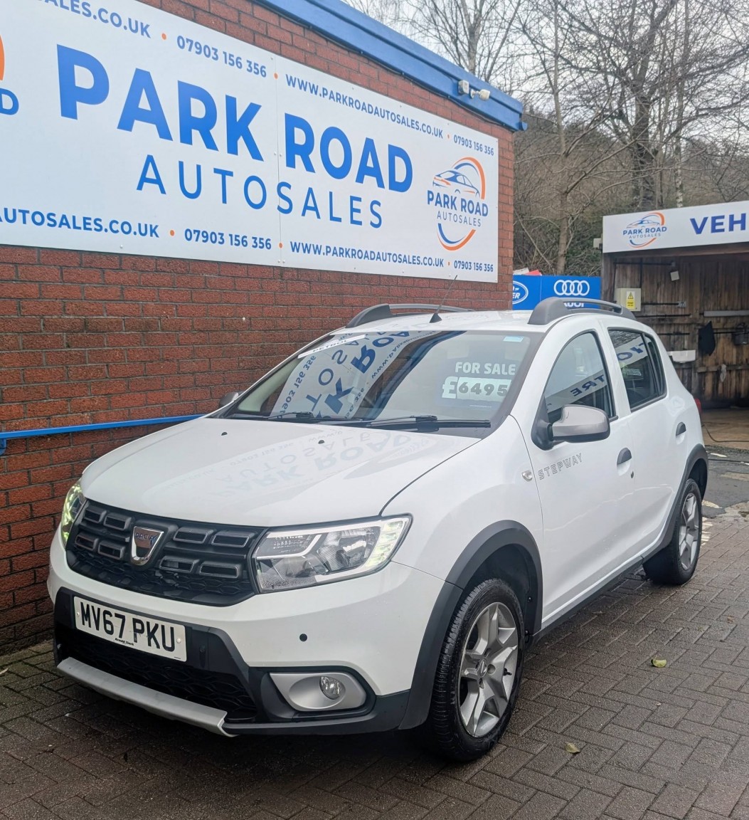 Used Dacia Sandero Stepway 2017 for sale - 76941808: Photo 1