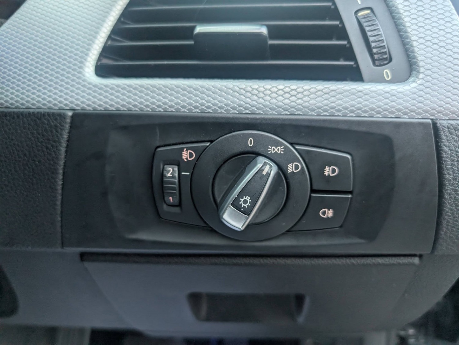 Used BMW 3 Series 2011 for sale - 77089893: Photo 28