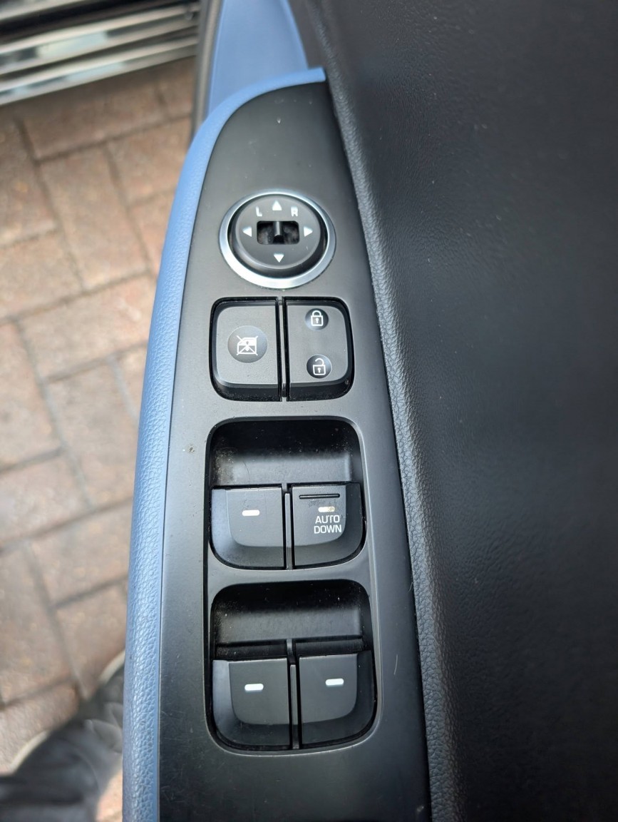 Used Hyundai i10 2015 for sale - 76935371: Photo 15