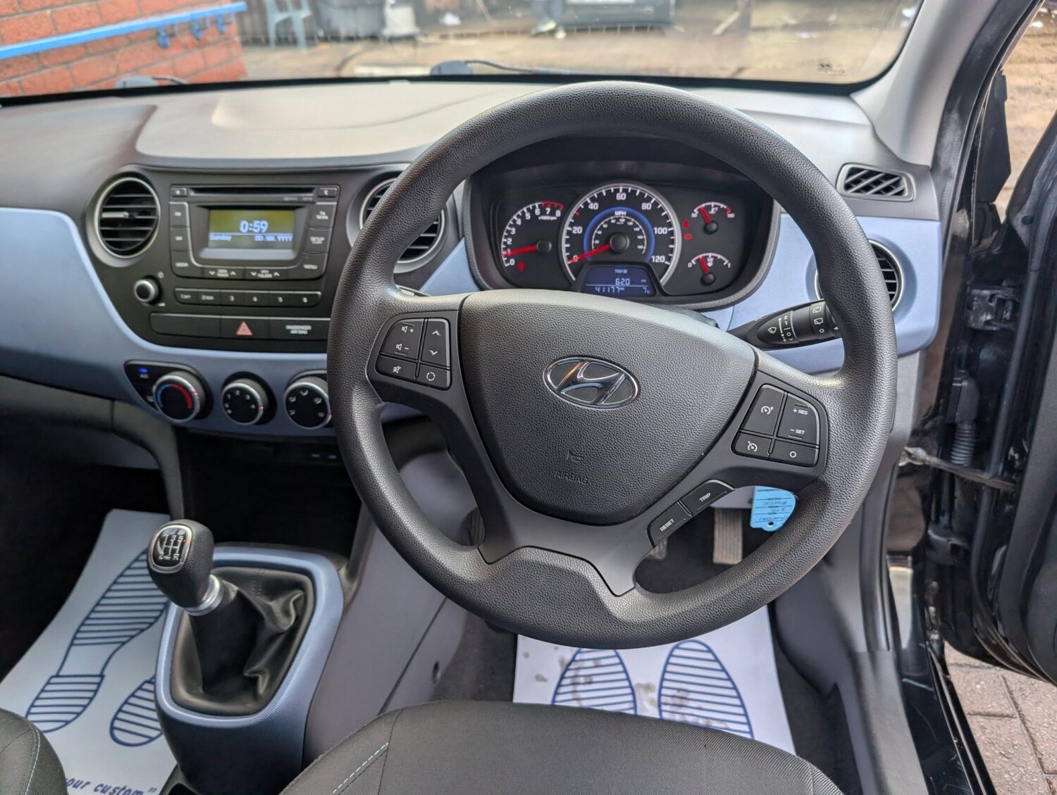 Used Hyundai i10 2015 for sale - 76935371: Photo 16