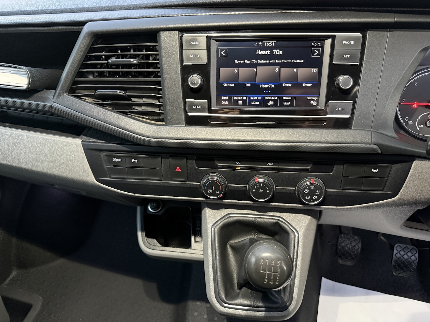 Used Volkswagen Transporter 2022 for sale - 78045578: Photo 10