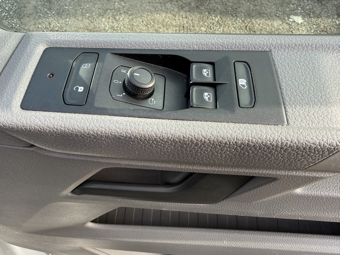 Used Volkswagen Transporter 2023 for sale - 78045682: Photo 16