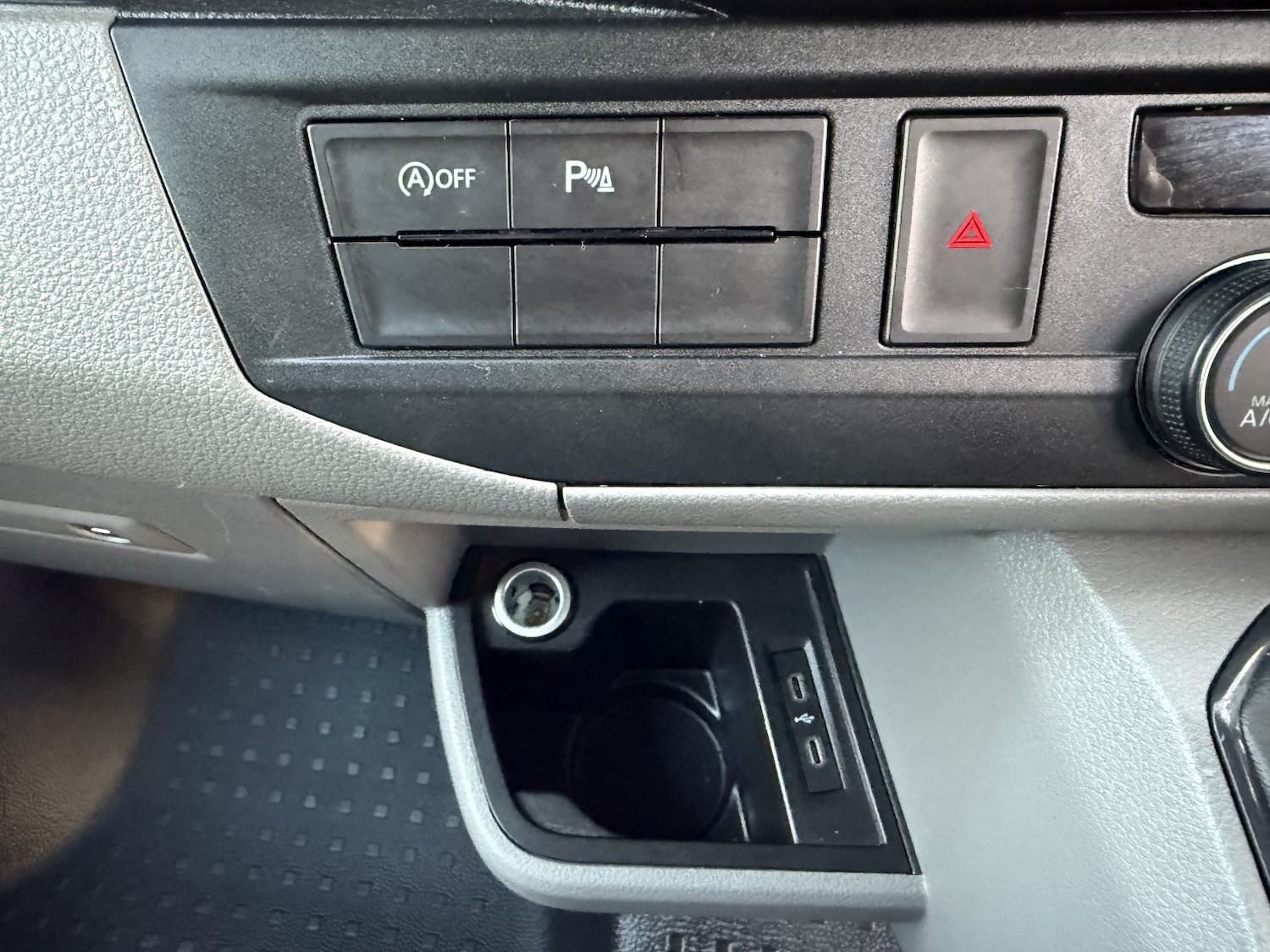 Used Volkswagen Transporter 2023 for sale - 76951093: Photo 14