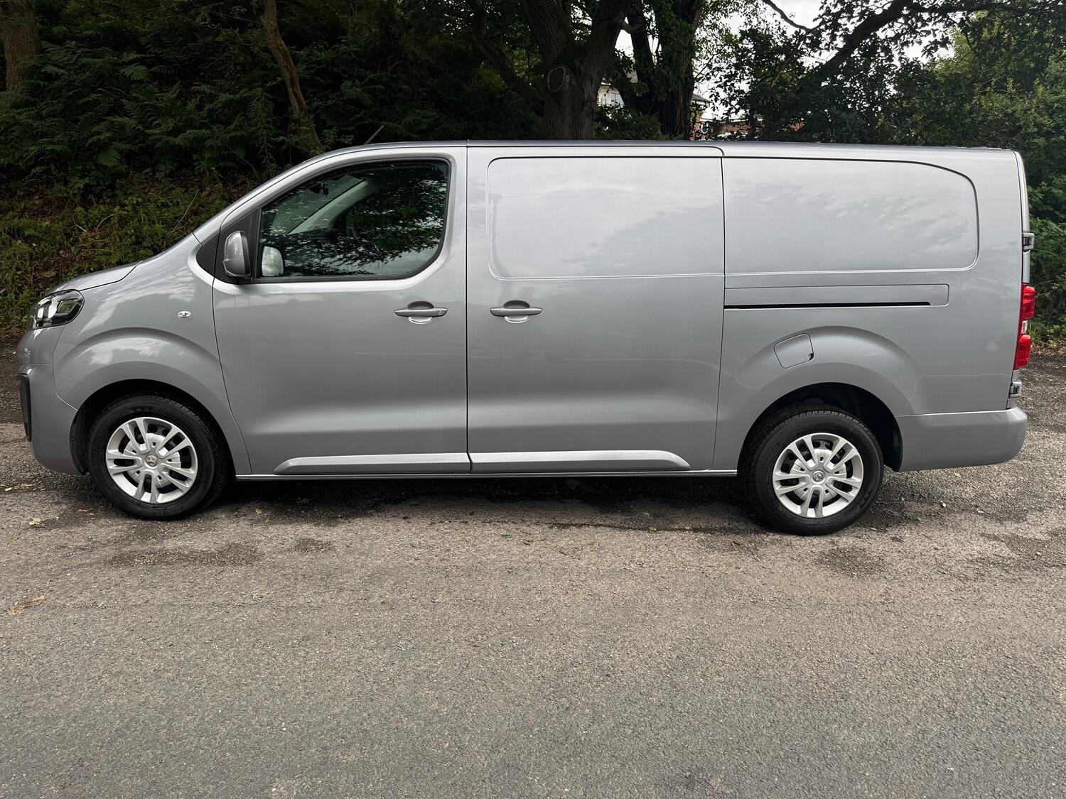 Used Vauxhall Vivaro 2020 for sale - 77721230: Photo 2