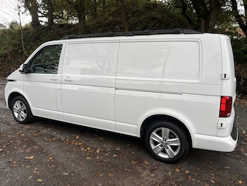 Used Volkswagen Transporter 2021 for sale - 76205620: Photo