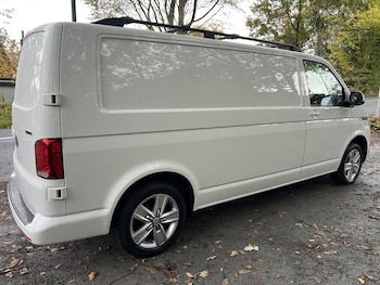 Used Volkswagen Transporter 2021 for sale - 76205620: Photo