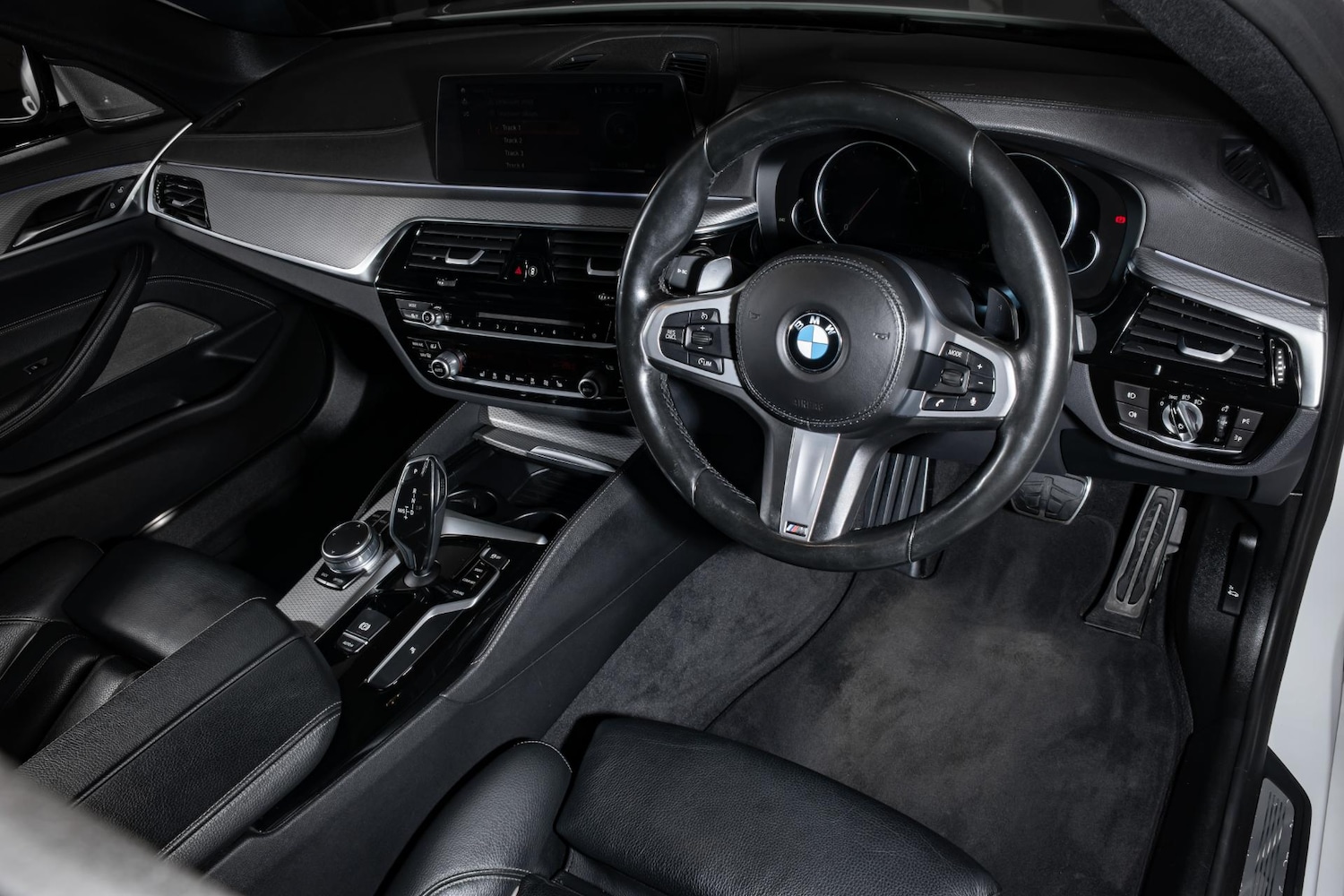 Used BMW 5 Series 2018 for sale - 64864848: Photo 3