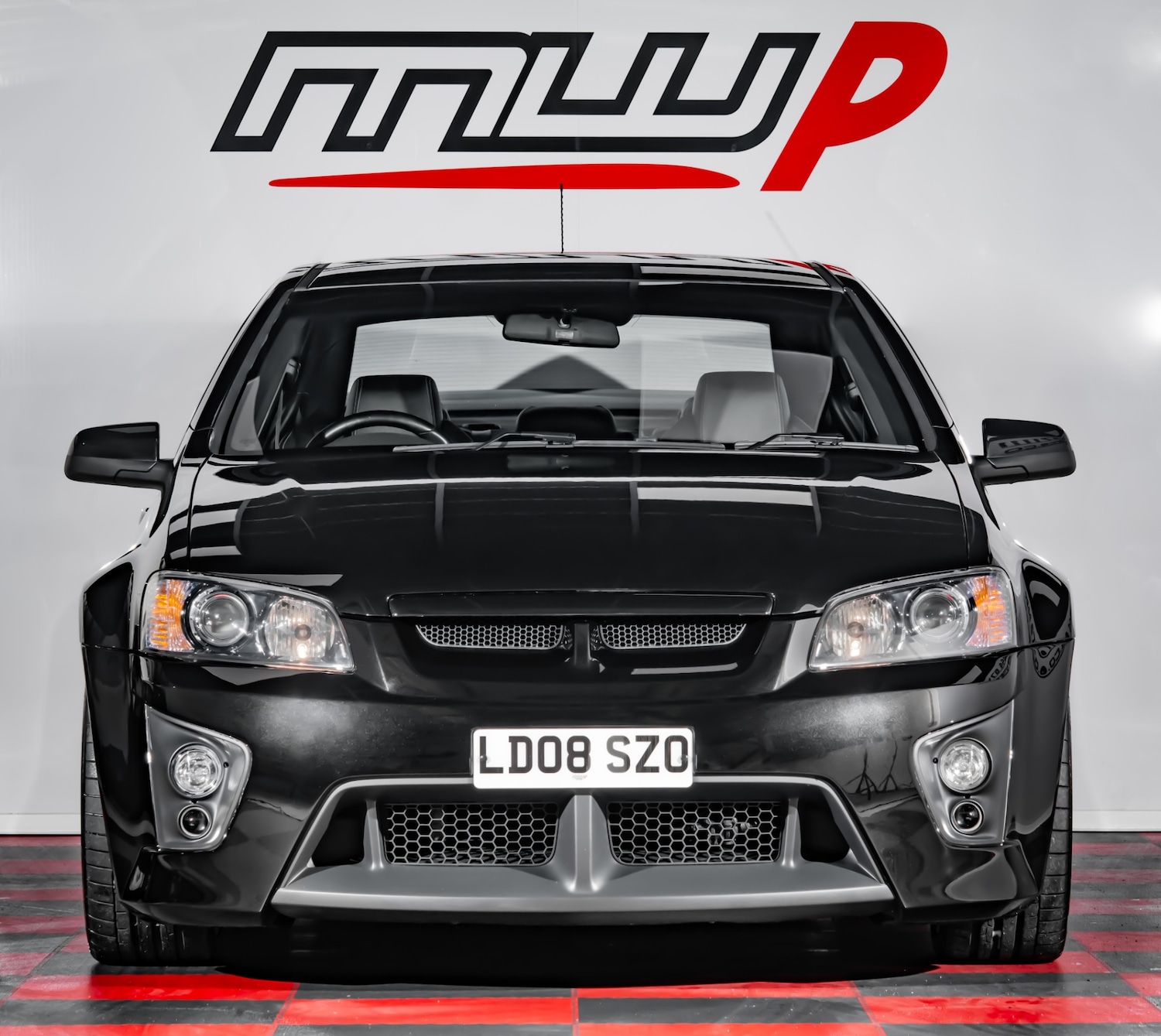 Used Vauxhall VXR8 2008 for sale - 76736792: Photo 2