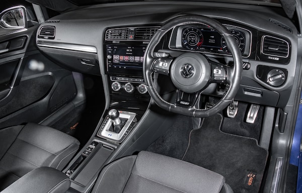 Used Volkswagen Golf 2017 for sale - 74692657: Photo 2