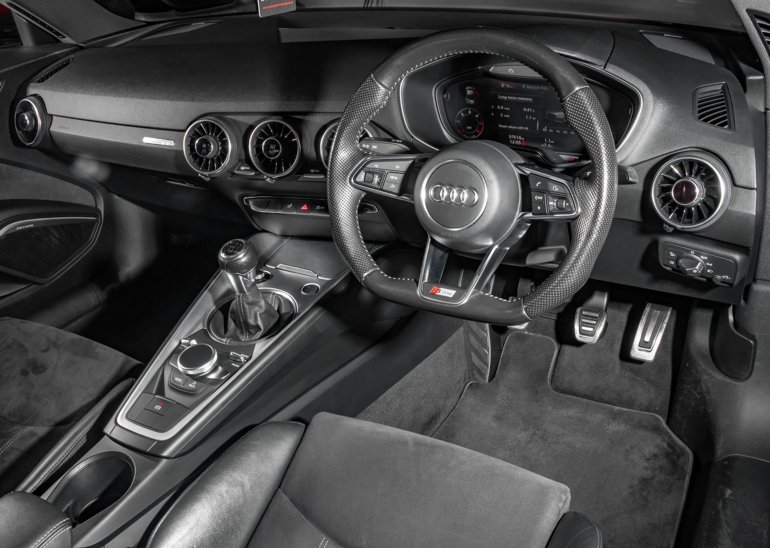 Used Audi TT 2015 for sale - 77474571: Photo 4