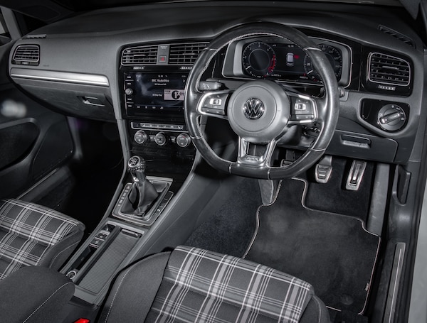 Used Volkswagen Golf 2017 for sale - 75580727: Photo 2