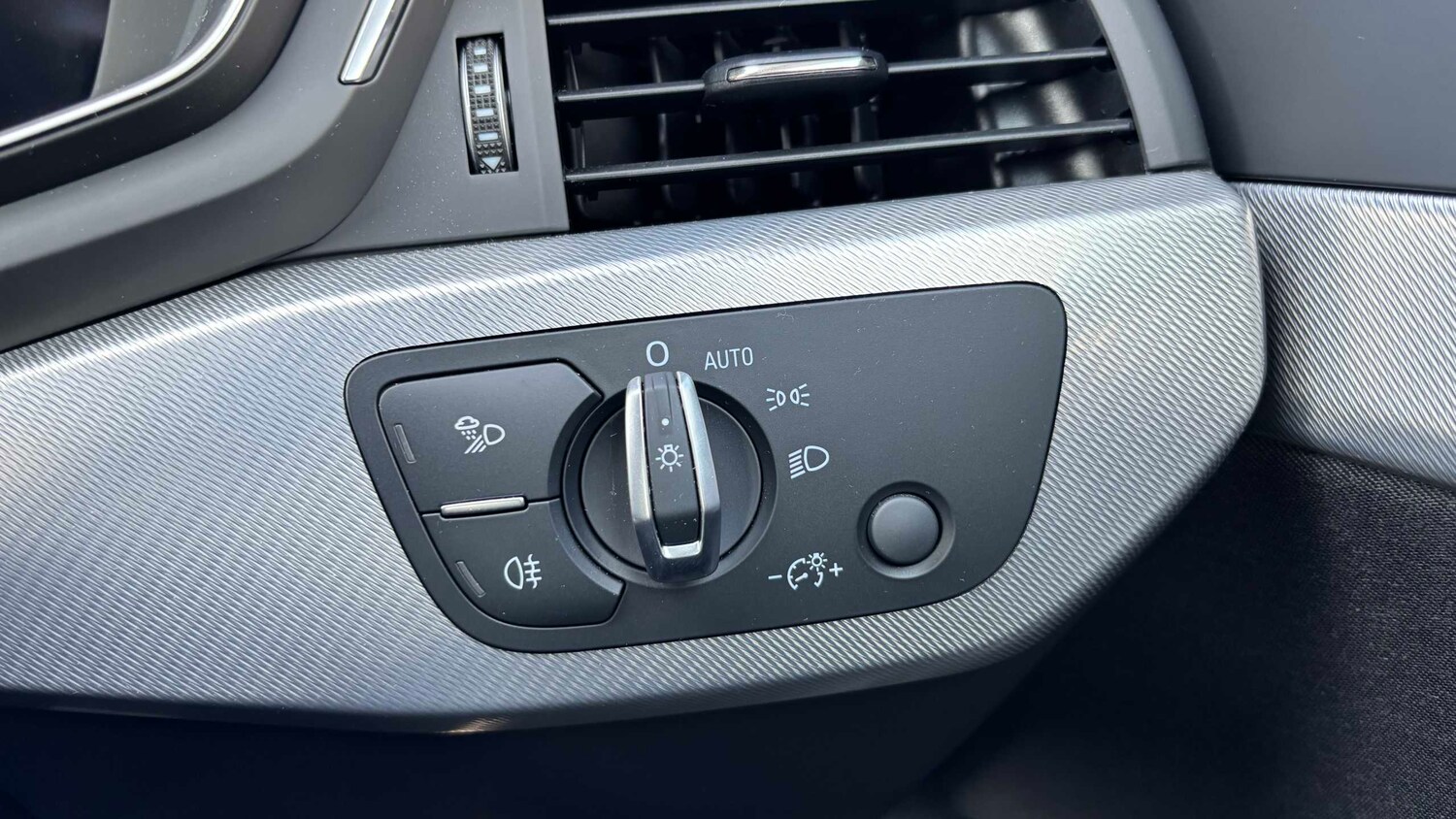 Used Audi A4 for sale - 77857348: Photo 28