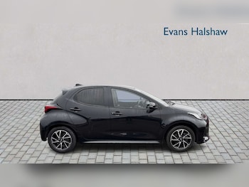 Used Toyota Yaris 2023 for sale - 77859048: Photo