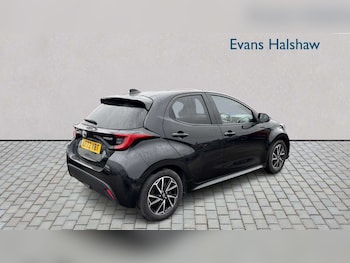 Used Toyota Yaris 2023 for sale - 77859048: Photo