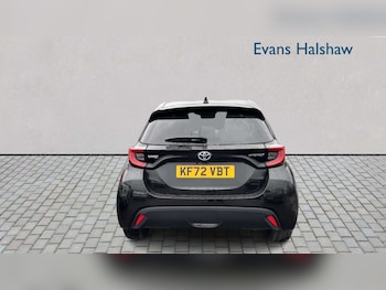 Used Toyota Yaris 2023 for sale - 77859048: Photo