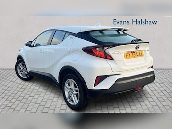 Used Toyota C-HR 2023 for sale - 77860612: Photo