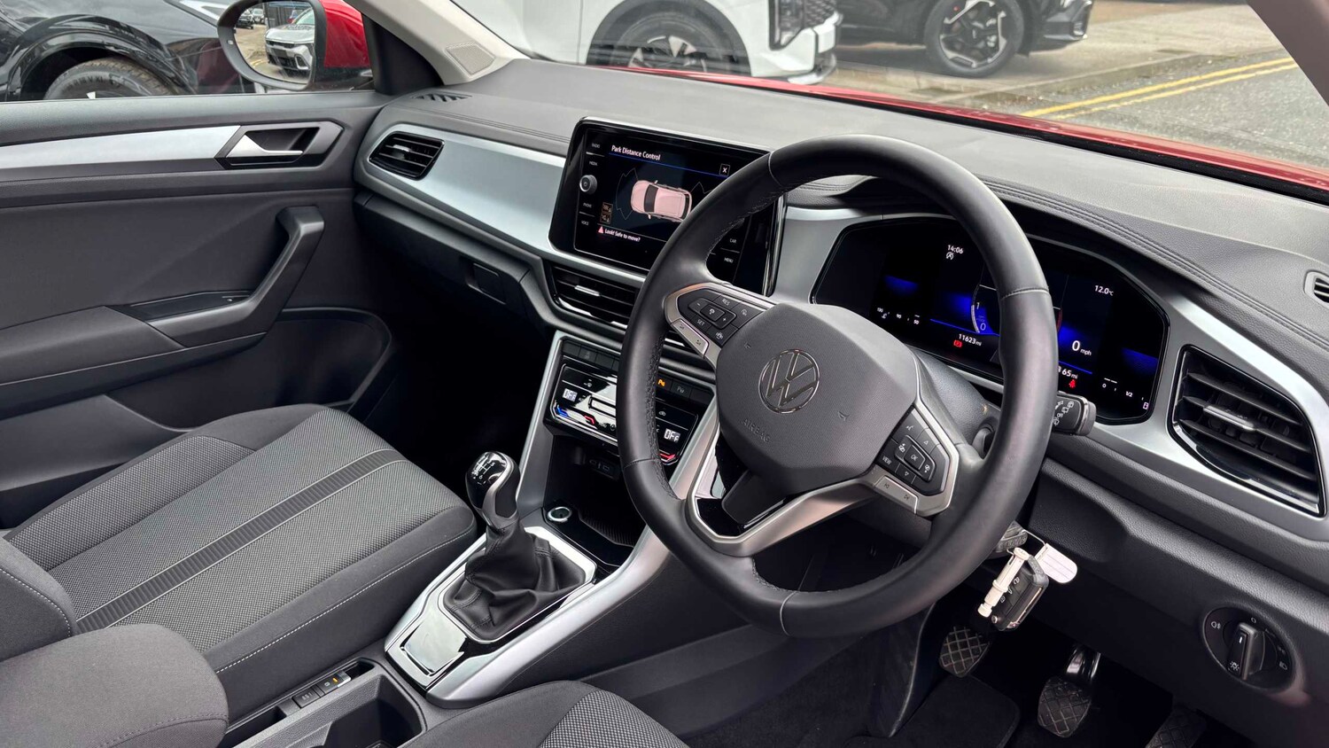 Used Volkswagen T-Roc for sale - 77859535: Photo 10